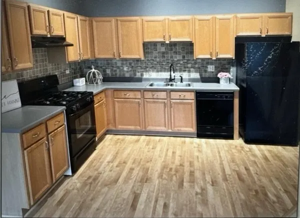 $2,000 | 1523 Golden Oak Drive, Woodstock, IL 60098