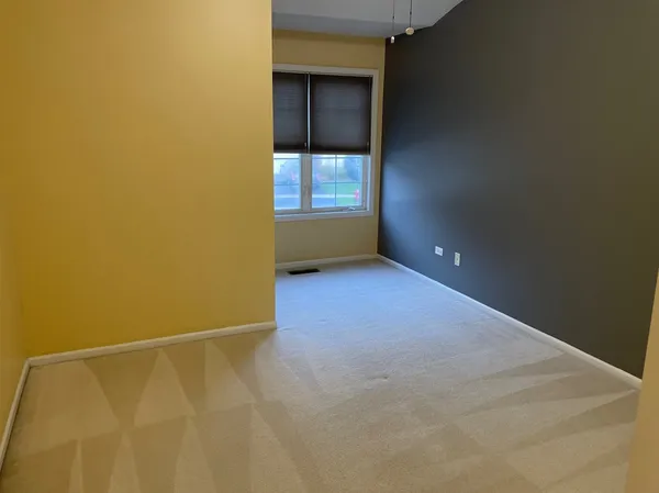 $2,000 | 1523 Golden Oak Drive, Woodstock, IL 60098