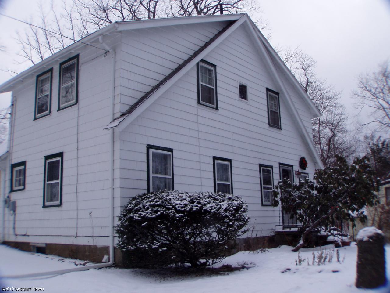13 Pocono Road Mount Pocono, PA 18344 - Photo 2 of 16 Side and back of house