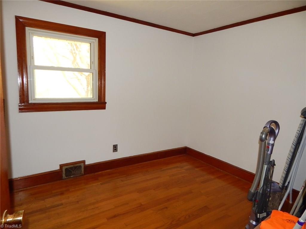 4924 Haynes Road Jonesville, NC 28642 - Photo 4 of 15 Gallery Image 4