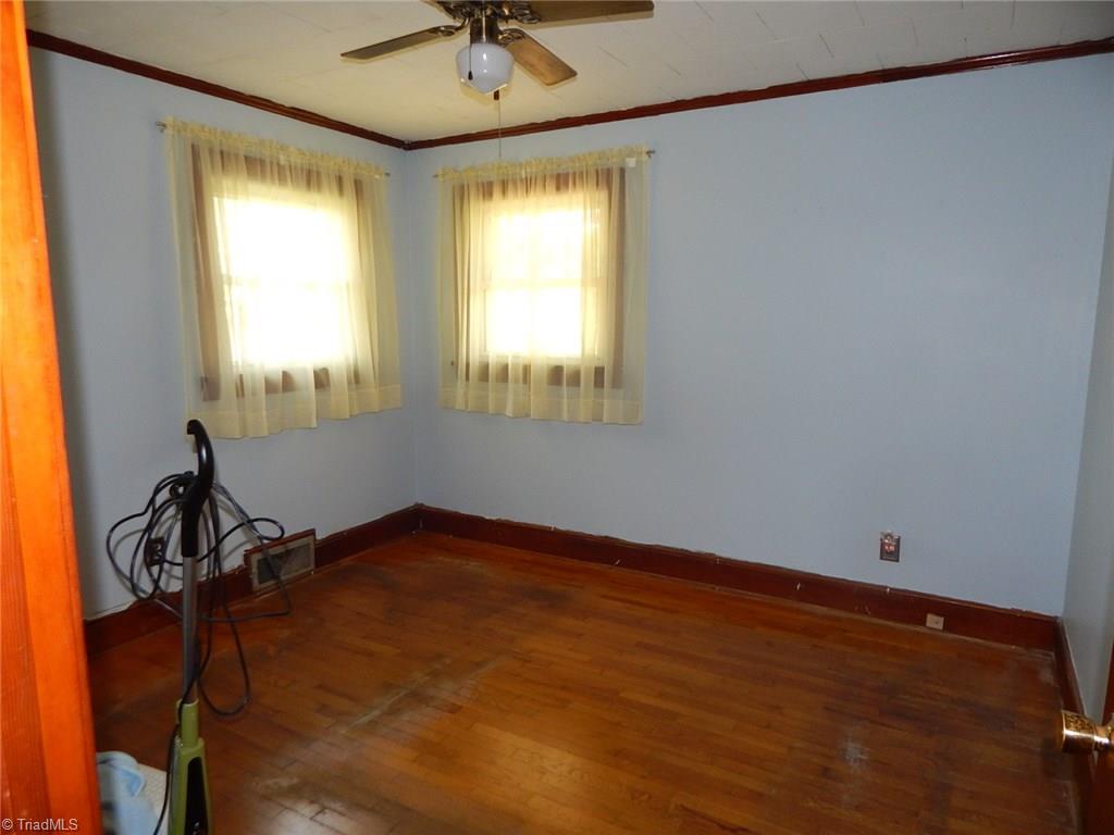 4924 Haynes Road Jonesville, NC 28642 - Photo 5 of 15 Gallery Image 5