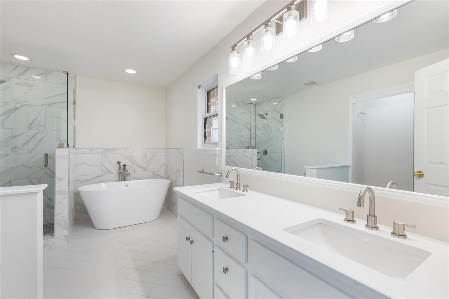 1775 Nelson Road Goodlettsville, TN 37072 - Photo 23 of 45 a bathroom with a double vanity sink mirror and bathtub