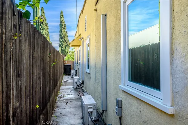 $2,500 | 325 Lafayette Street, Glendale, CA 91205