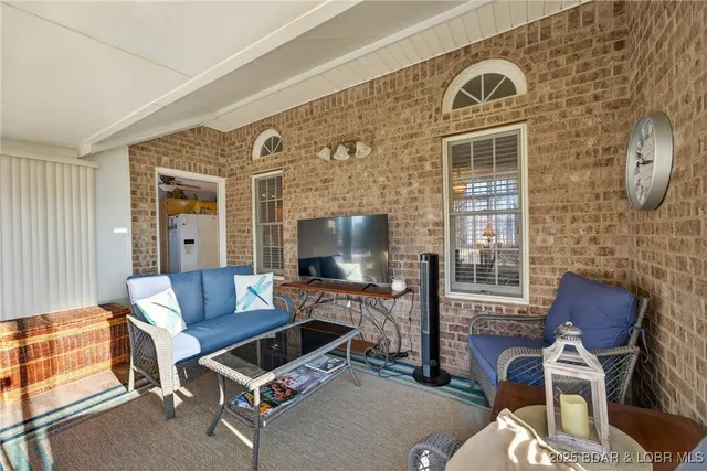 $275,000 | 738 J J Robert Circle, Lebanon, MO 65536