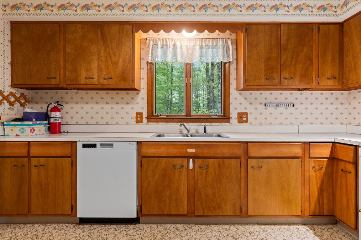 140 Noyes Road Vestal, NY 13850 - Photo 15 of 38 Gallery Image 15
