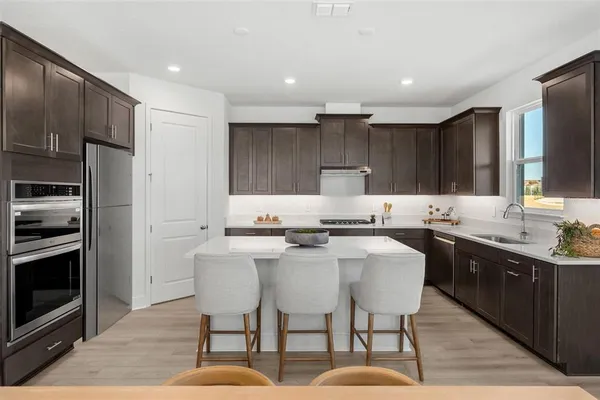 $549,870 | 810 Emerald Grv Drive, Apopka, FL 32703