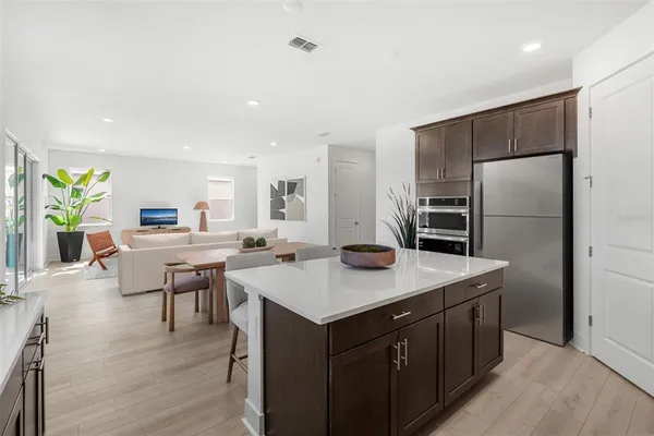 $549,870 | 810 Emerald Grv Drive, Apopka, FL 32703