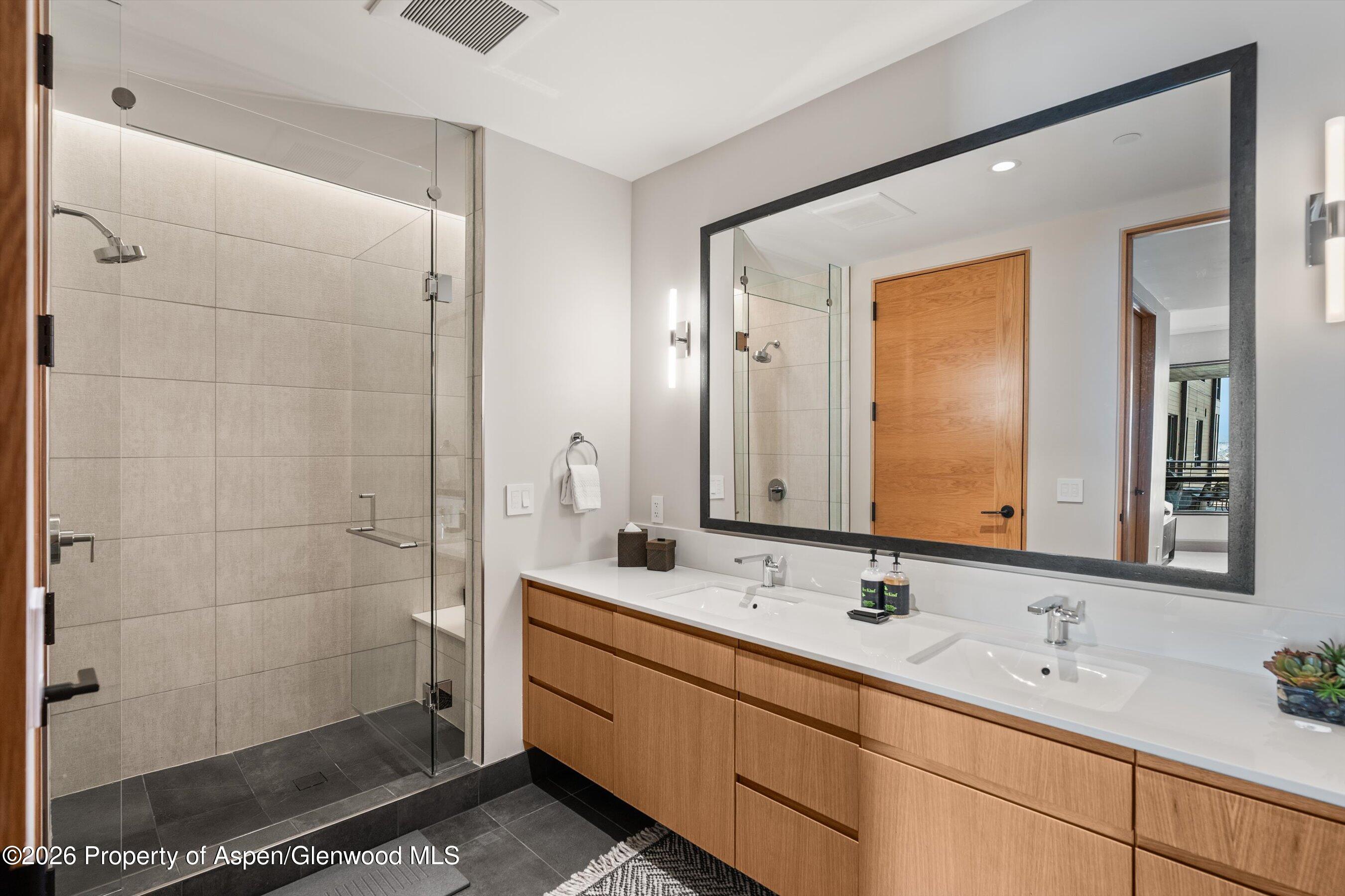 77 Wood Road, Unit 40301 Snowmass Village, CO 81615 - Photo 14 of 20 18-77WoodRd#403_26010918