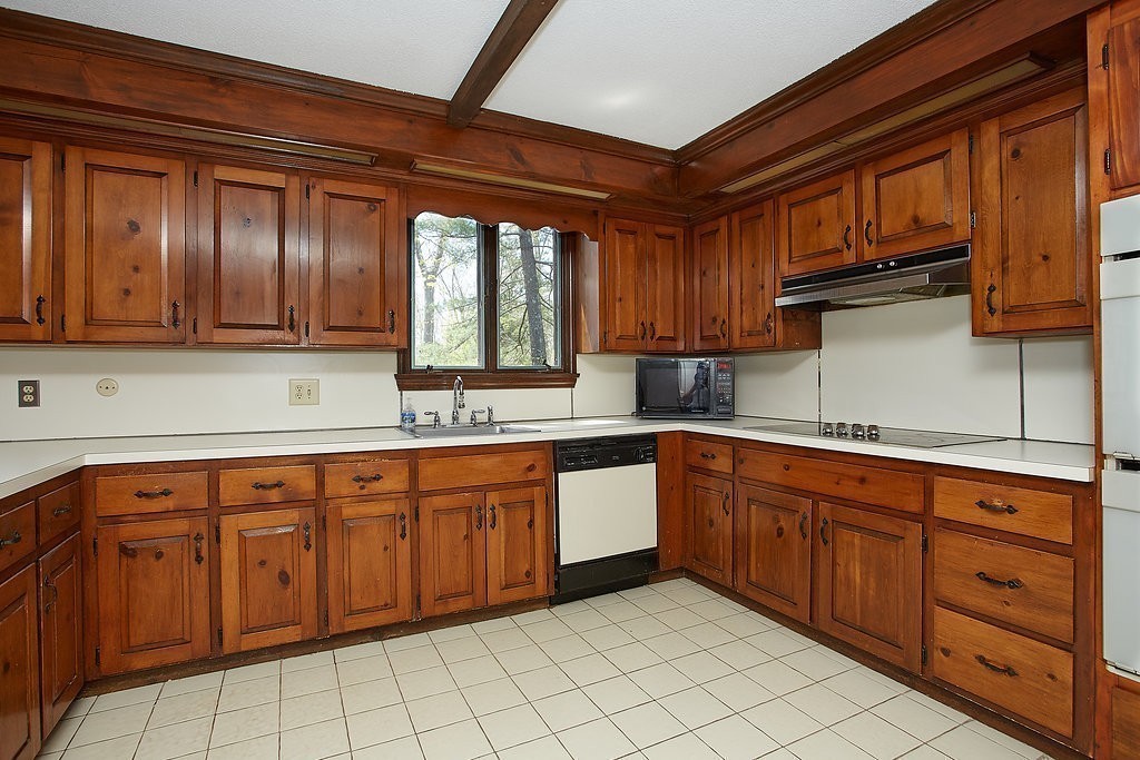 27 Ledge Way Cohasset, MA 02025 - Photo 11 of 24