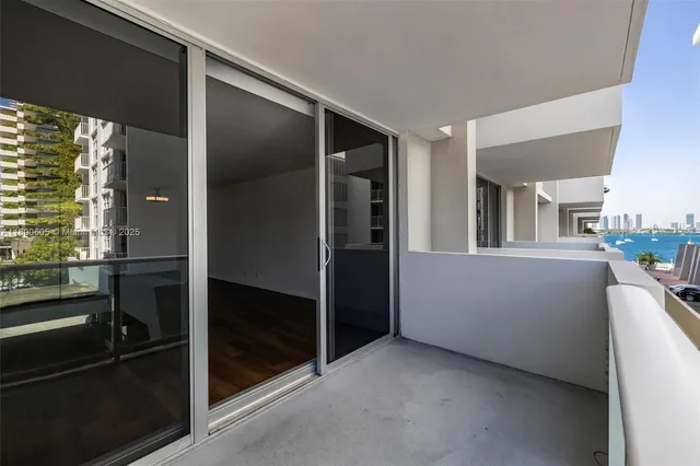 $384,500 | 1200 West Avenue, Unit 317, Miami Beach, FL 33139