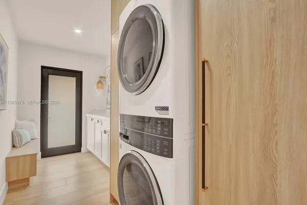 $2,995,000 | 59 Southeast Turtle Creek Drive, Jupiter, FL 33469