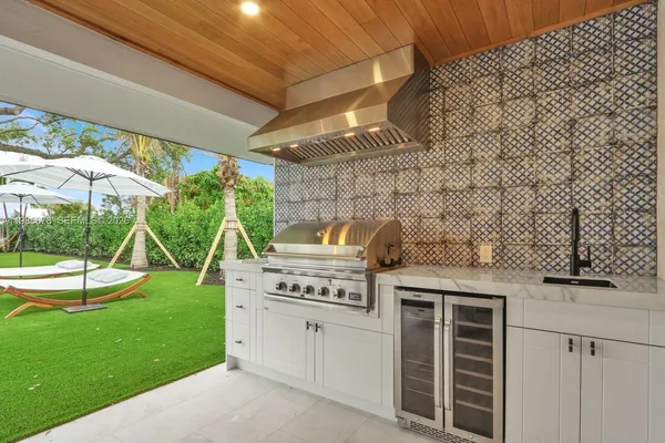 $2,995,000 | 59 Southeast Turtle Creek Drive, Jupiter, FL 33469