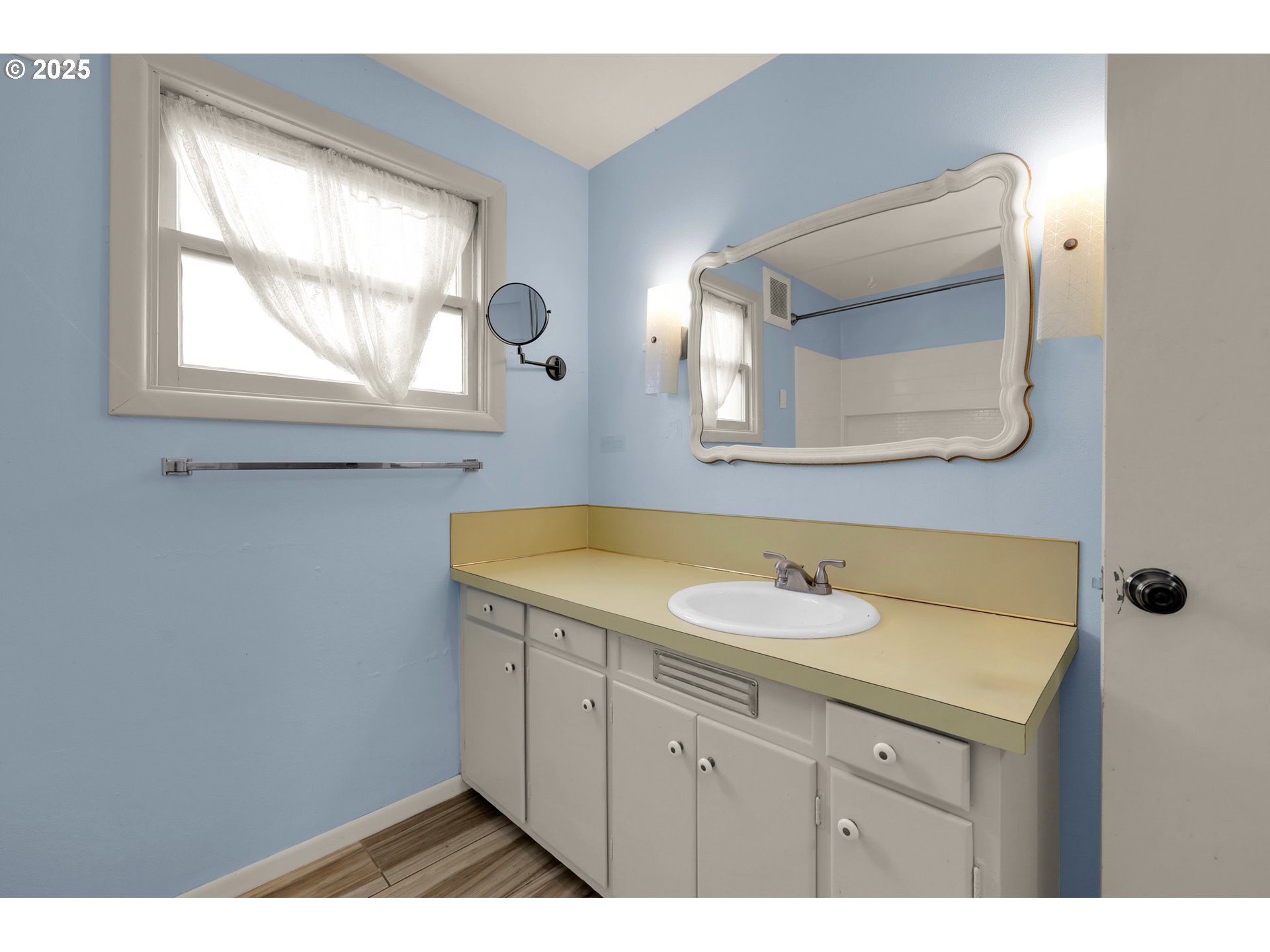 605 Fulvue Drive Eugene, OR 97405 - Photo 15 of 36