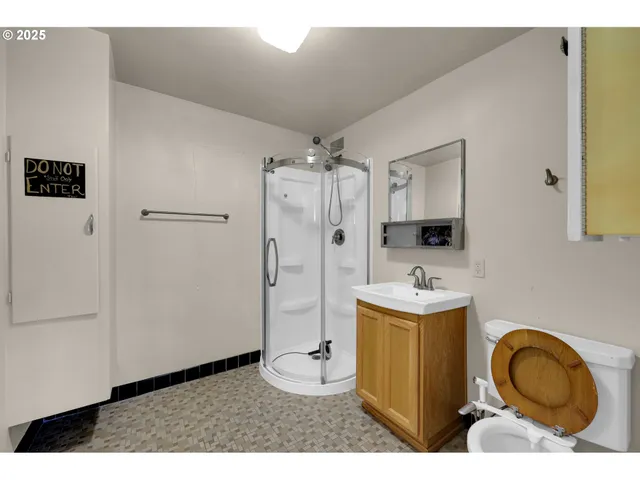 $680,000 | 605 Fulvue Drive, Eugene, OR 97405