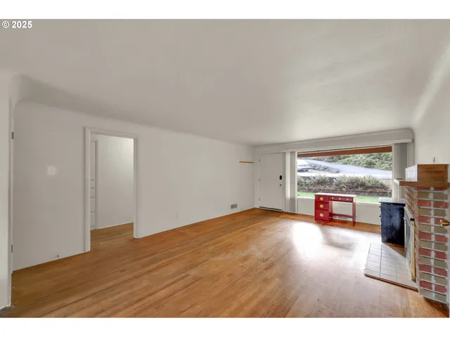 $680,000 | 605 Fulvue Drive, Eugene, OR 97405