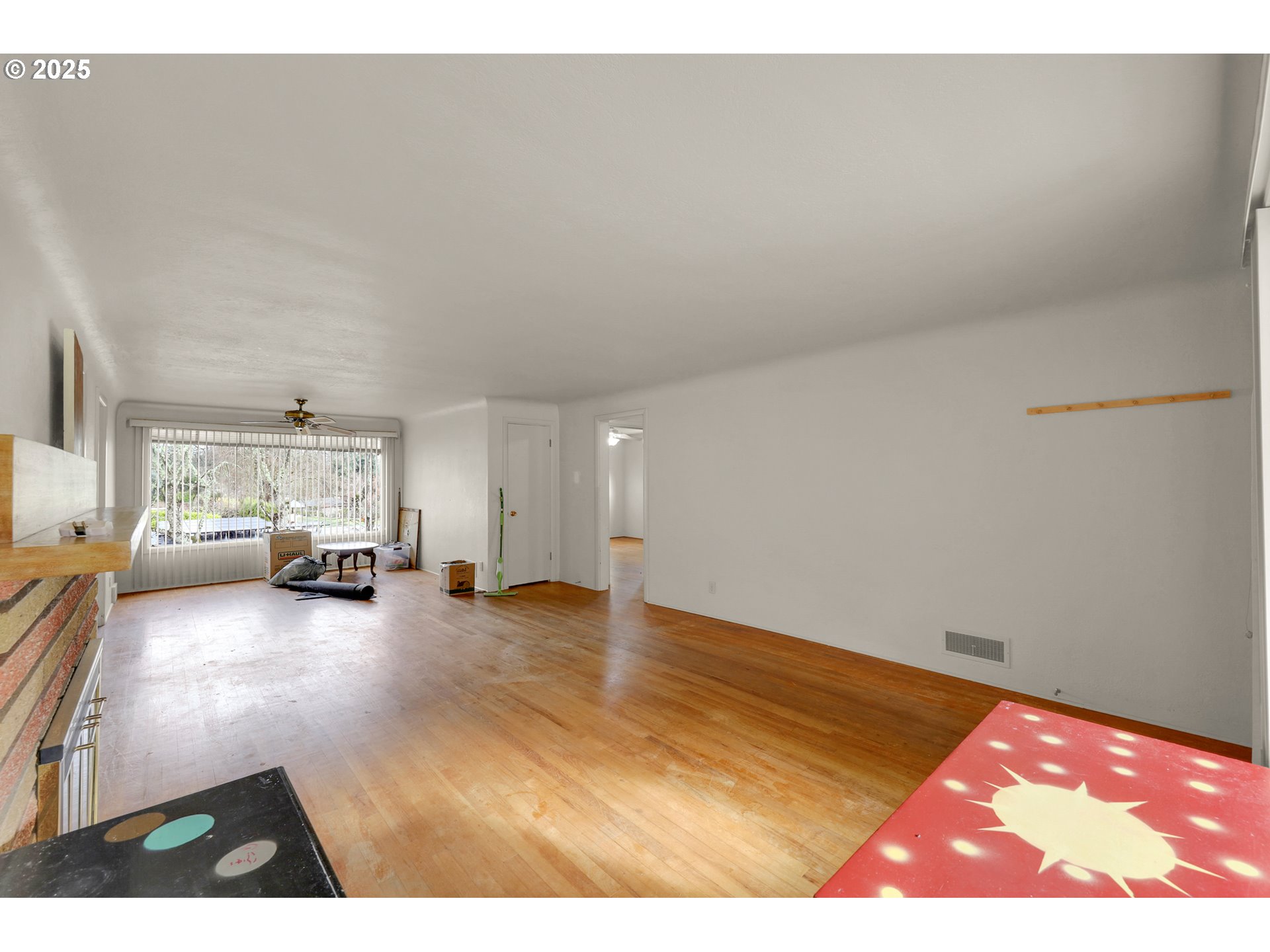 605 Fulvue Drive Eugene, OR 97405 - Photo 7 of 36