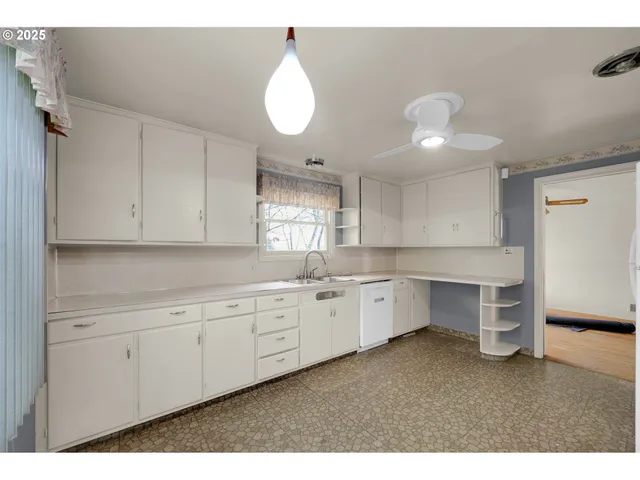 $680,000 | 605 Fulvue Drive, Eugene, OR 97405