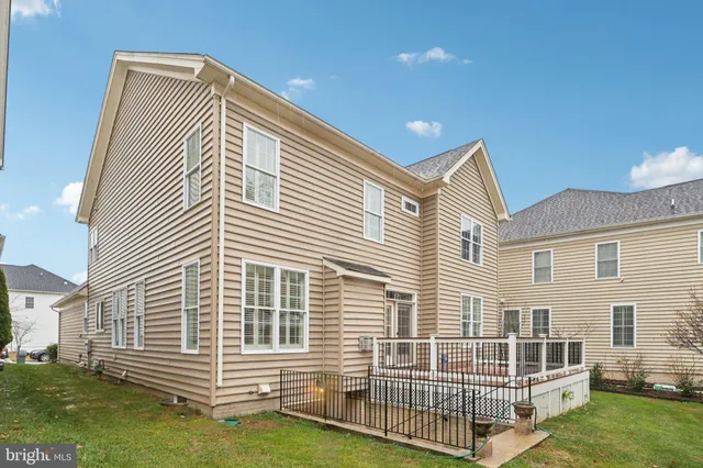 $900,000 | 8242 Castanea Lane, Derwood, MD 20855