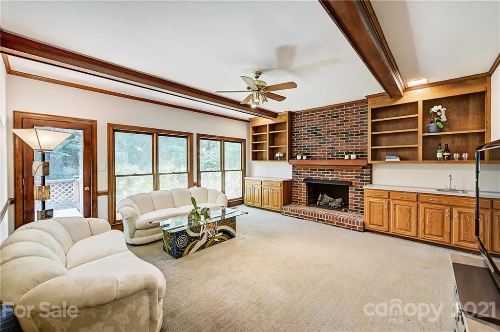 4422 Pendale Road Charlotte, NC 28210 - Photo 12 of 48 Gallery Image 12