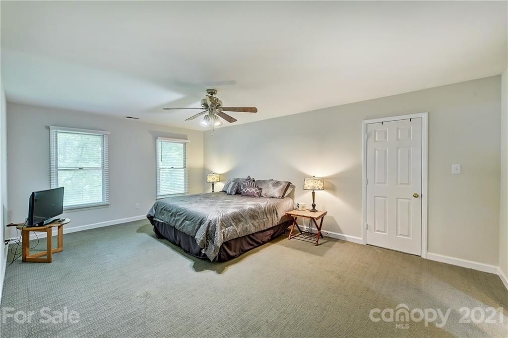 4422 Pendale Road Charlotte, NC 28210 - Photo 32 of 48 Gallery Image 32