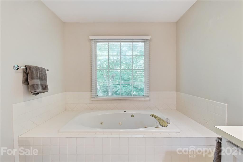 4422 Pendale Road Charlotte, NC 28210 - Photo 35 of 48 Gallery Image 35