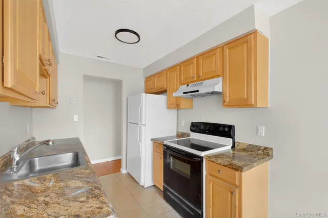 $2,200 | 111 Cartwheel Court, Unit 18, Washingtonville, NY 10992