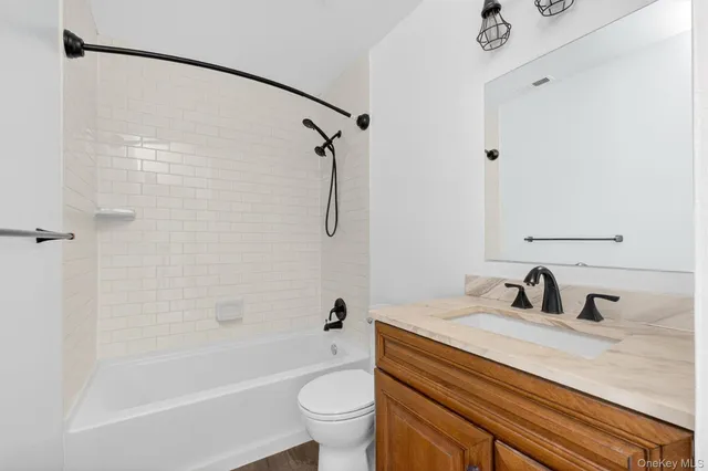 $2,200 | 111 Cartwheel Court, Unit 18, Washingtonville, NY 10992