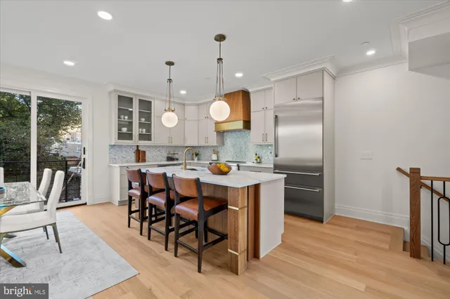 $2,400,000 | 115 North West Street, Alexandria, VA 22314