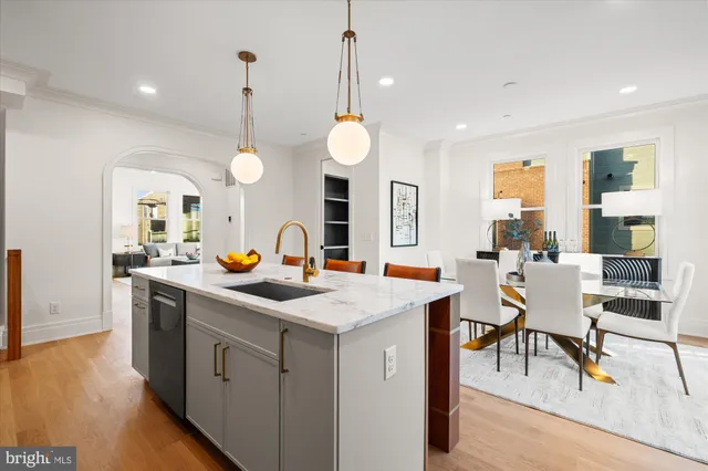 $2,400,000 | 115 North West Street, Alexandria, VA 22314