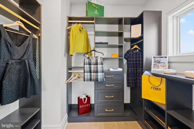 $2,400,000 | 115 North West Street, Alexandria, VA 22314