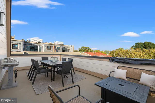 $2,400,000 | 115 North West Street, Alexandria, VA 22314