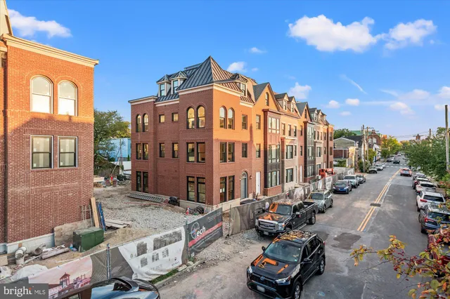 $2,400,000 | 115 North West Street, Alexandria, VA 22314