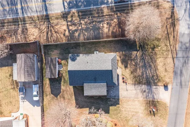 $249,900 | 2001 Sunshine Lane, Lexington, NC 27295