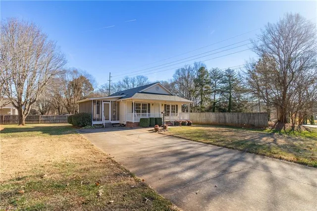 $249,900 | 2001 Sunshine Lane, Lexington, NC 27295