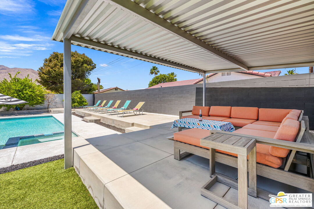 490 East Molino Road Palm Springs, CA 92262 - Photo 42 of 47 a outdoor space with sitting space