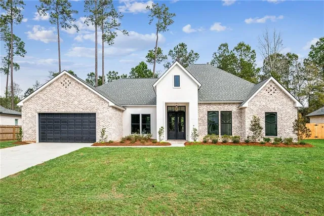 $595,000 | 2016 Kingswood Drive, Mandeville, LA 70448