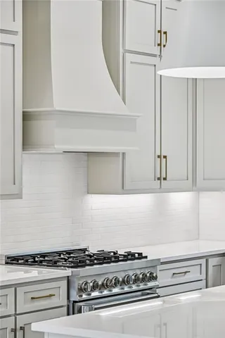 $595,000 | 2016 Kingswood Drive, Mandeville, LA 70448