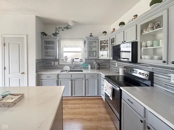 $399,900 | 1678 Juniper Lane, Greenwood, IN 46143