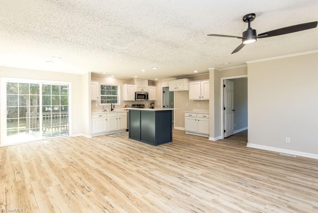 7075 Wright Road Thomasville, NC 27360 - Photo 2 of 27