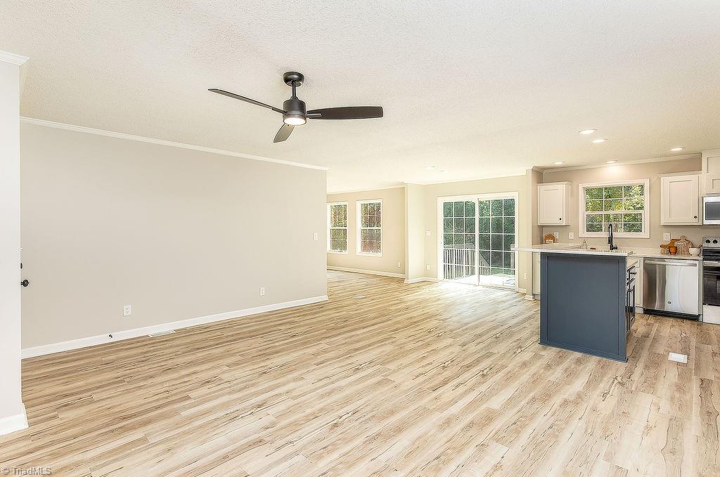 7075 Wright Road Thomasville, NC 27360 - Photo 3 of 27