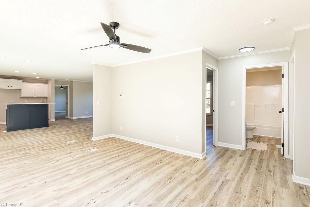 7075 Wright Road Thomasville, NC 27360 - Photo 9 of 27