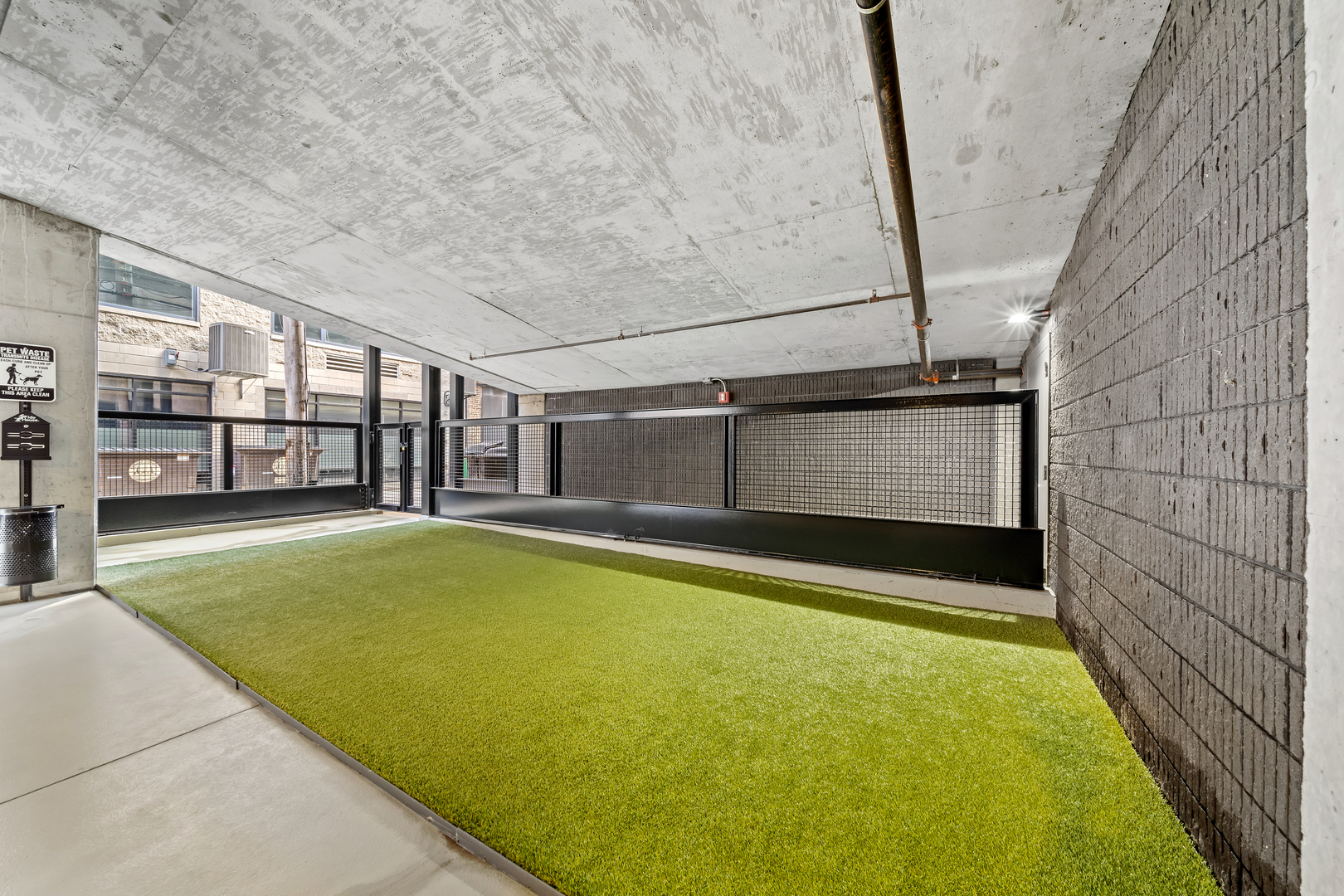 400 West Huron Street, Unit 1001 Chicago, IL 60654 - Photo 39 of 41 a view of swimming pool