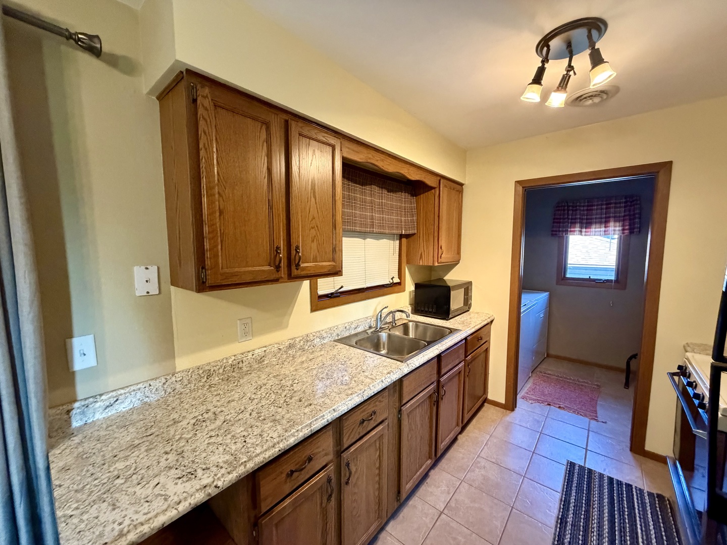 8504 Ridgewood Road, Unit 602 Rock Island, IL 61201 - Photo 5 of 12 Gallery Image 5