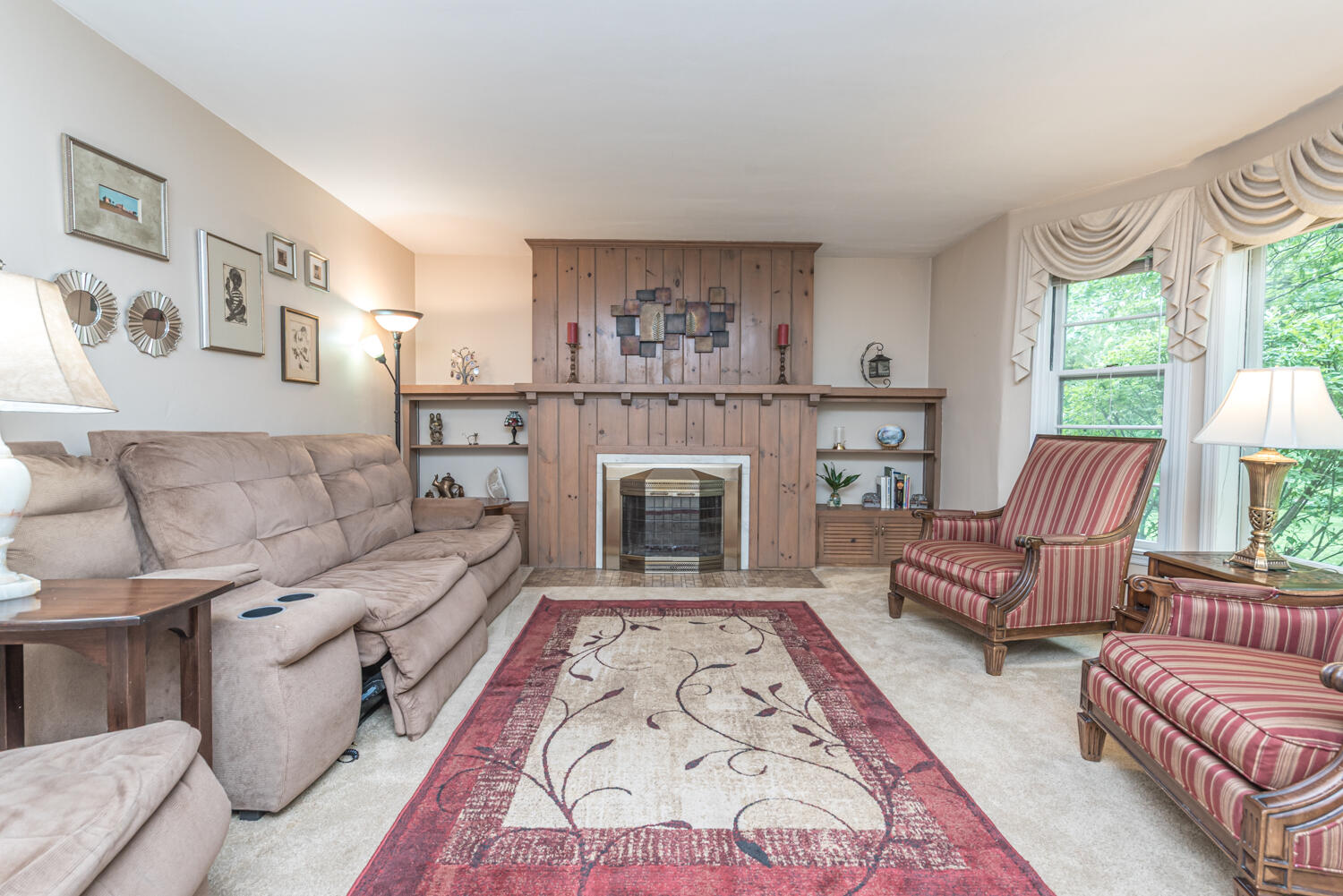 719 Sunset Road Ann Arbor, MI 48103 - Photo 11 of 65 Living room