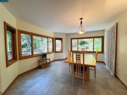 $1,699,000 | 163 El Toyonal, Orinda, CA 94563