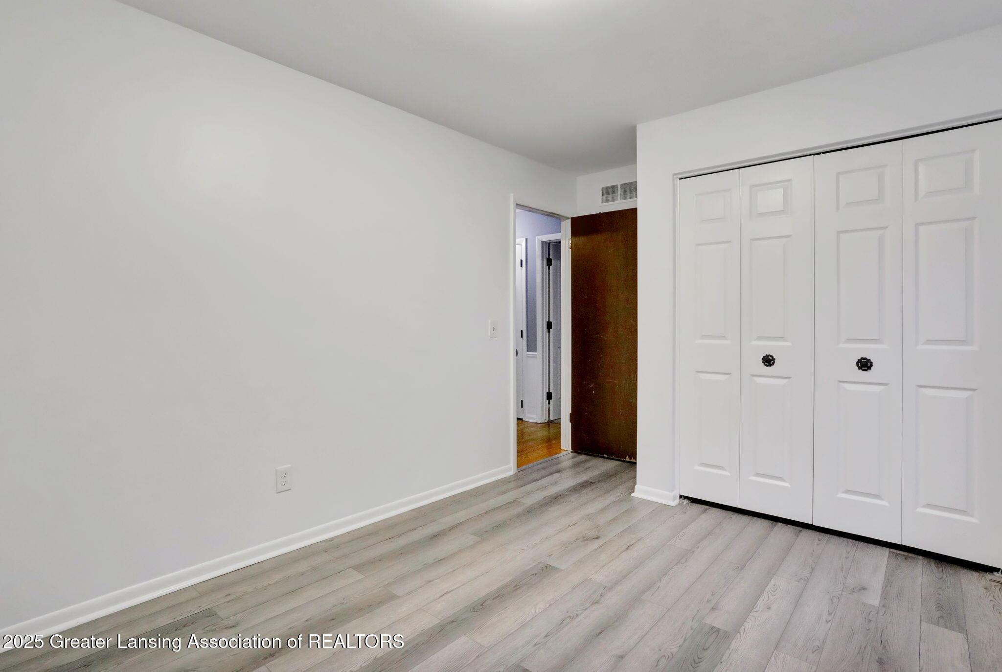 2921 Tecumseh River Road Lansing, MI 48906 - Photo 19 of 29 32-web-or-mls-Open Ended Media-31