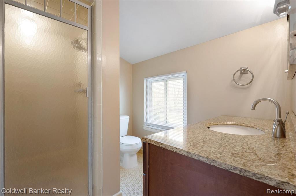 1272 East Square Lake Road Bloomfield Hills, MI 48304 - Photo 21 of 36