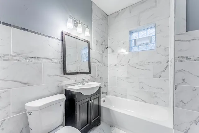 $725,000 | 3103 North Kedzie Avenue, Chicago, IL 60618