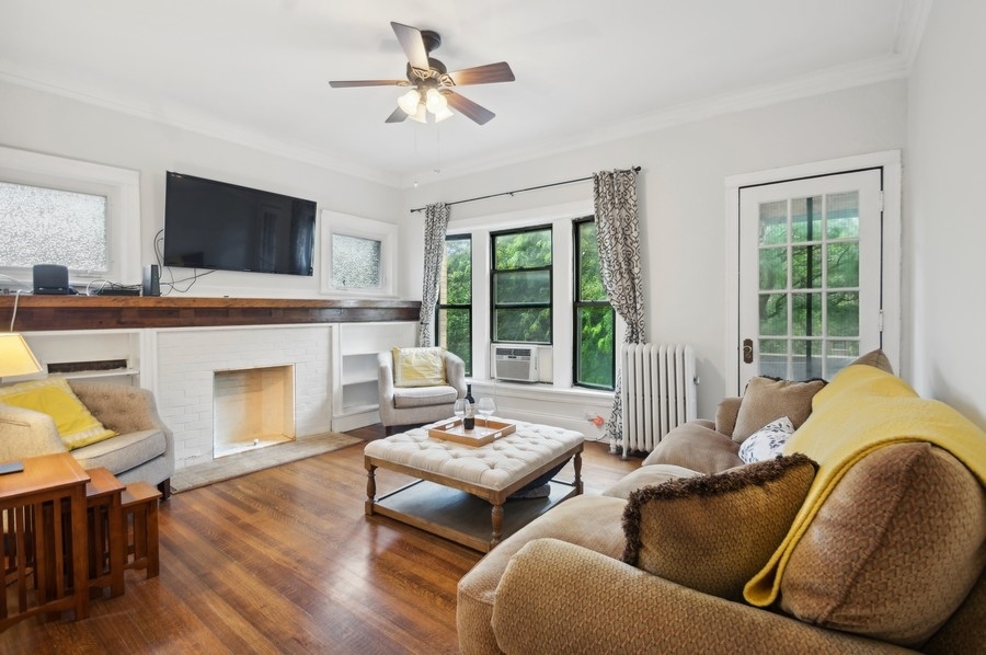 728 West Sheridan Road, Unit 3S Chicago, IL 60613 - Photo 3 of 18 Gallery Image 3