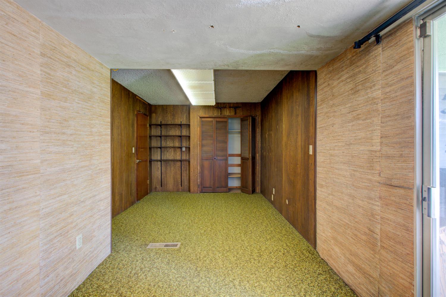 5900 Washington Road Turlock, CA 95382 - Photo 39 of 56 a view of room with walk in closet